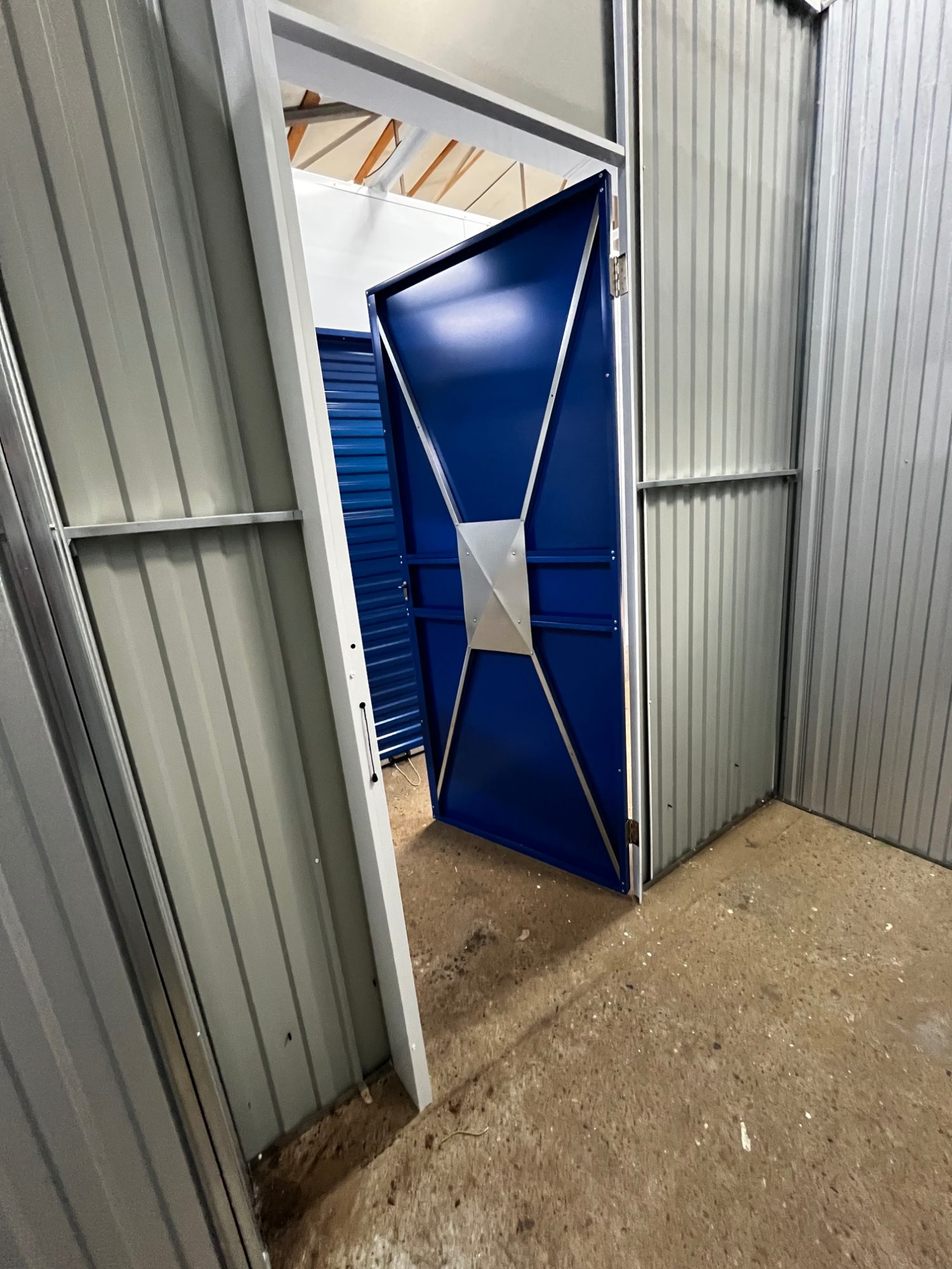 Opslagbox Large+ 36 m³ (12 m²) in Geleen – Sittard-Geleen — foto 5 in Sittard-Geleen