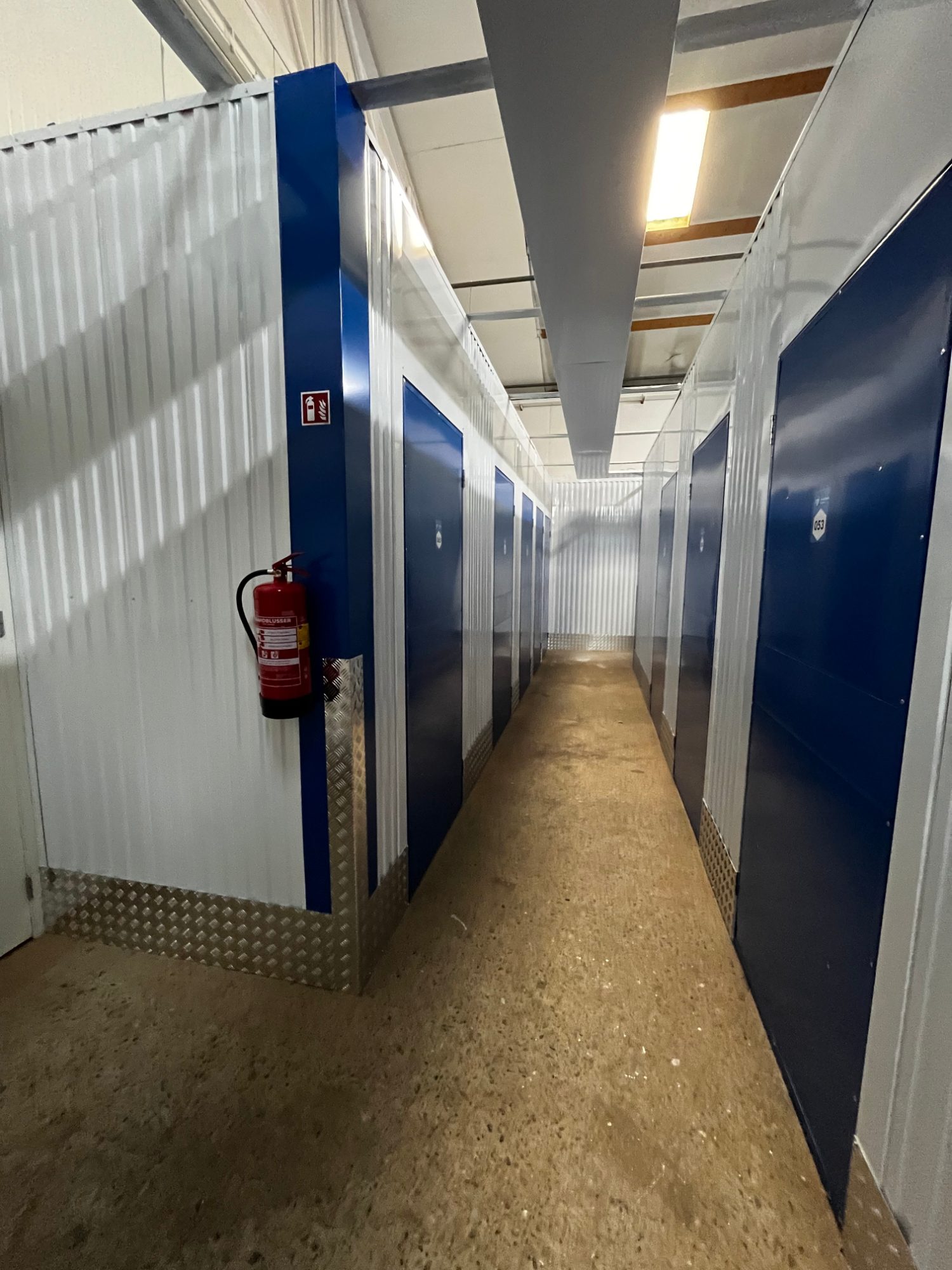 Opslagbox 24 m³ (8 m²) in Geleen – Sittard-Geleen — foto 2 in Sittard-Geleen