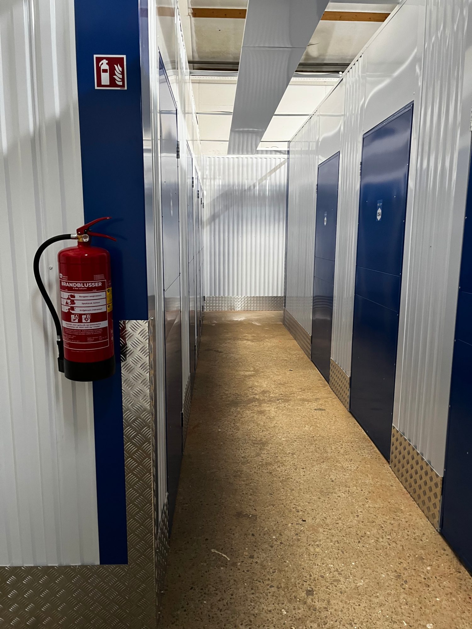 Opslagbox Medium+ 18 m³ (6 m²) in Geleen – Sittard-Geleen — foto 7 in Geleen